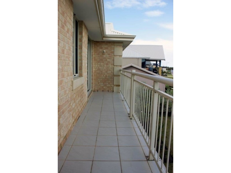 83 Aurora Drive, Atwell WA 6164