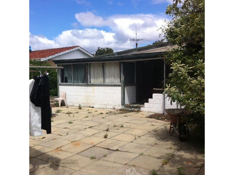 6 Nineham Avenue, Spearwood WA 6163