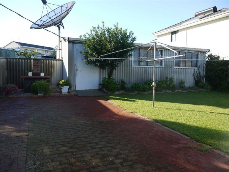 14 Hamilton Road, Hamilton Hill WA 6163