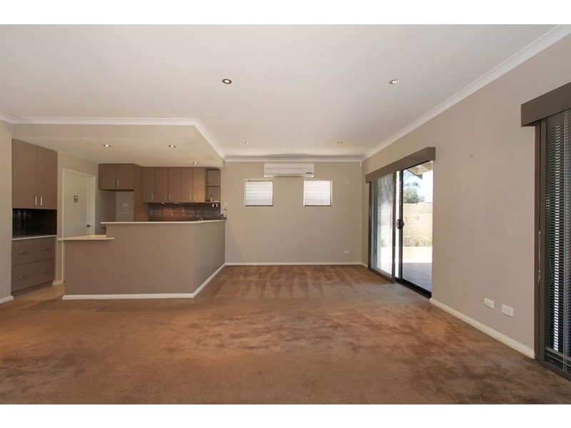 6/46 Leschenault Boulevard, Munster WA 6166