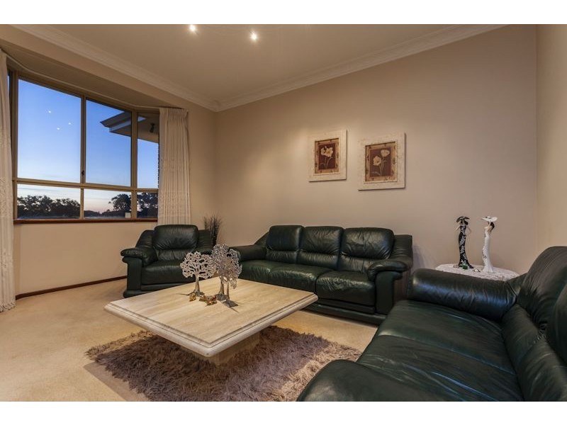 21 Parakeet Way, Coogee WA 6166