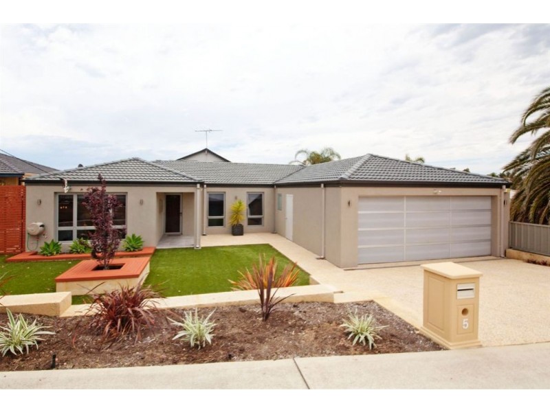 5 Sparrow Way, Spearwood WA 6163