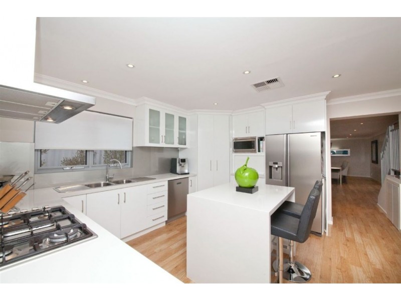 5 Sparrow Way, Spearwood WA 6163