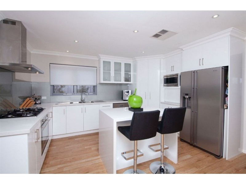 5 Sparrow Way, Spearwood WA 6163