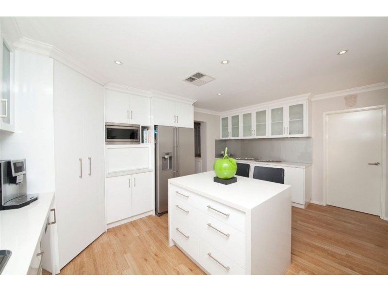 5 Sparrow Way, Spearwood WA 6163