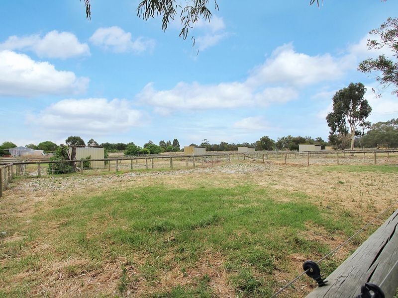 86 Lorimer Road, Wattleup WA 6166