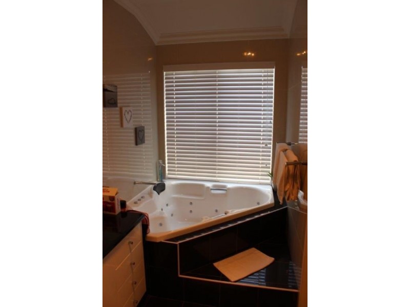 6 Southaven Green, Success WA 6164