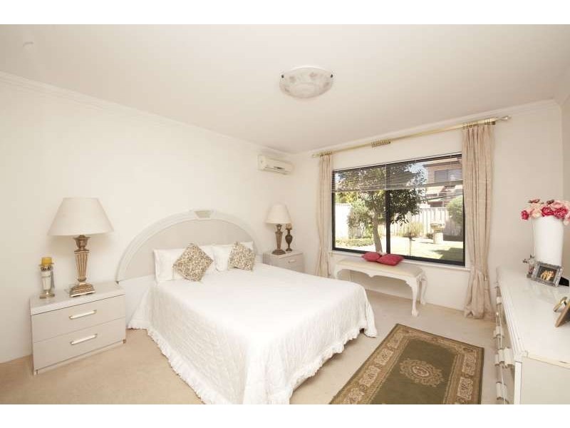 22 Kooralbyn Valley Crescent, Jandakot WA 6164