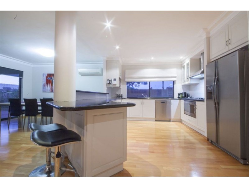 7 Fairview Street, Coogee WA 6166