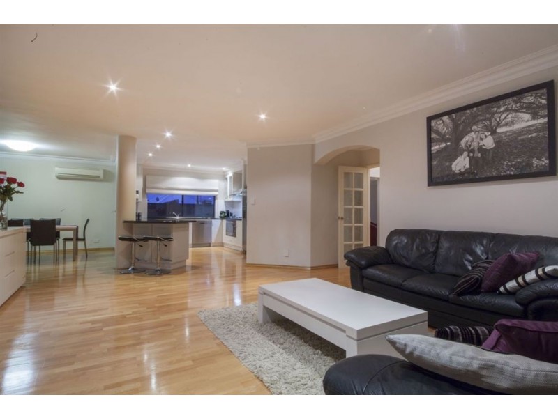 7 Fairview Street, Coogee WA 6166