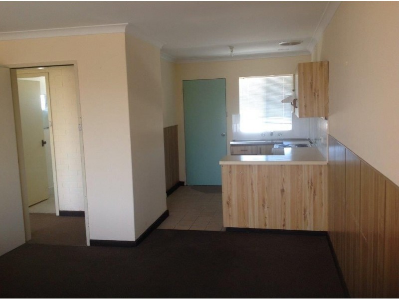 17/3 Burgundy Crecent, Spearwood WA 6163