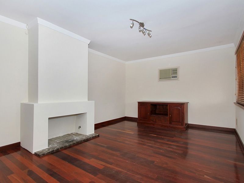 8 Showell Street, Hamilton Hill WA 6163