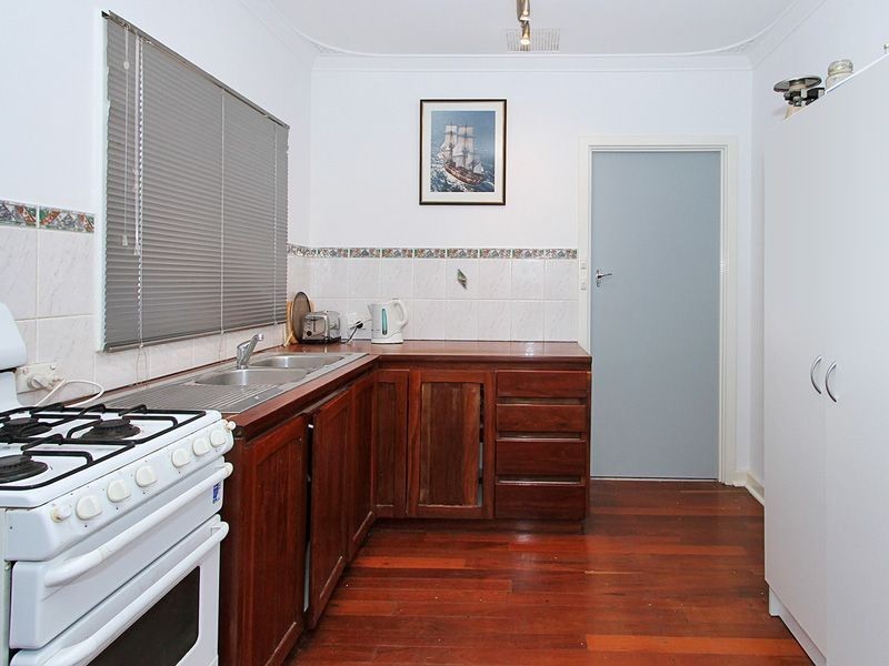 15 Miranda Crescent, Coolbellup WA 6163