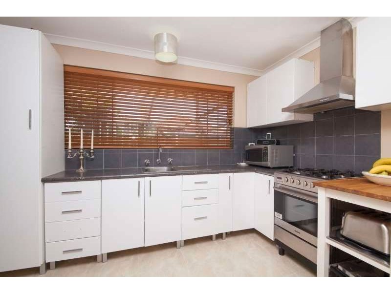 35b Hilory Street, Coolbellup WA 6163