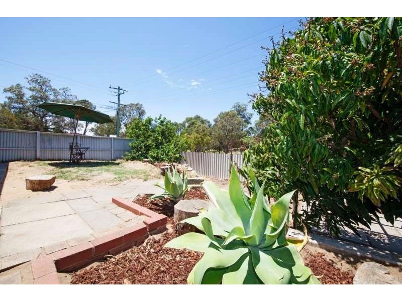 35b Hilory Street, Coolbellup WA 6163