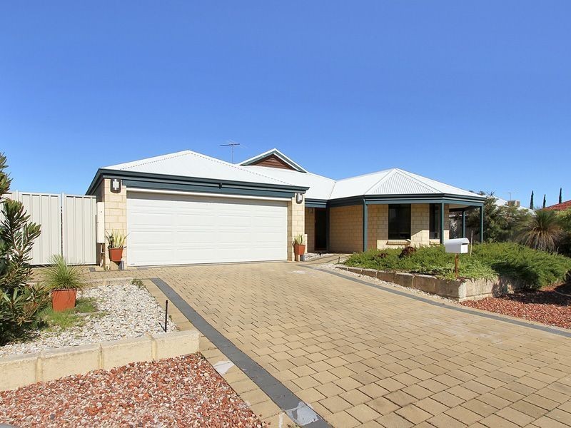 9 Namoi Street, Hammond Park WA 6164