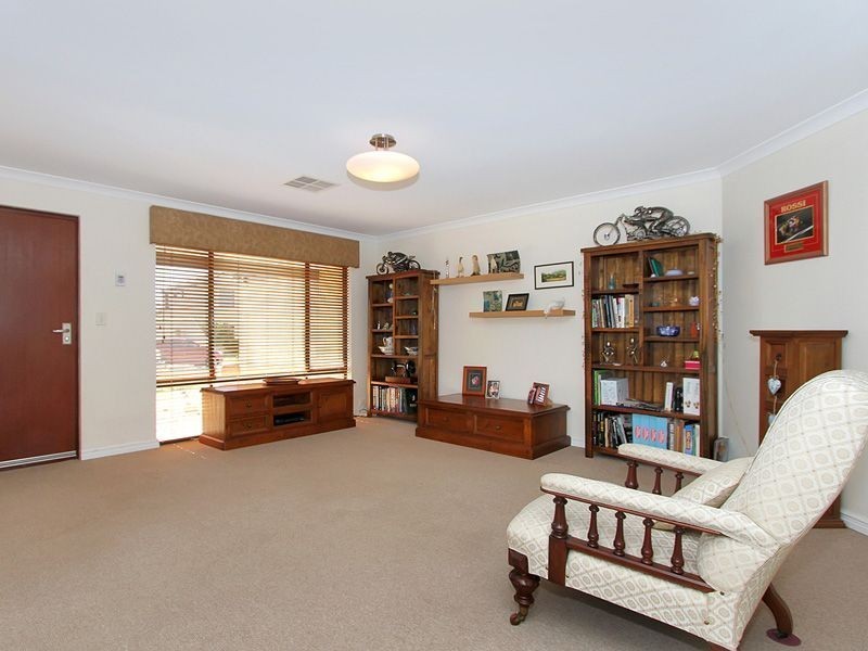 9 Namoi Street, Hammond Park WA 6164