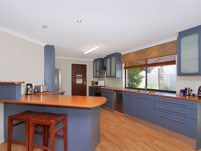 9 Namoi Street, Hammond Park WA 6164