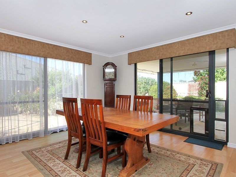 9 Namoi Street, Hammond Park WA 6164