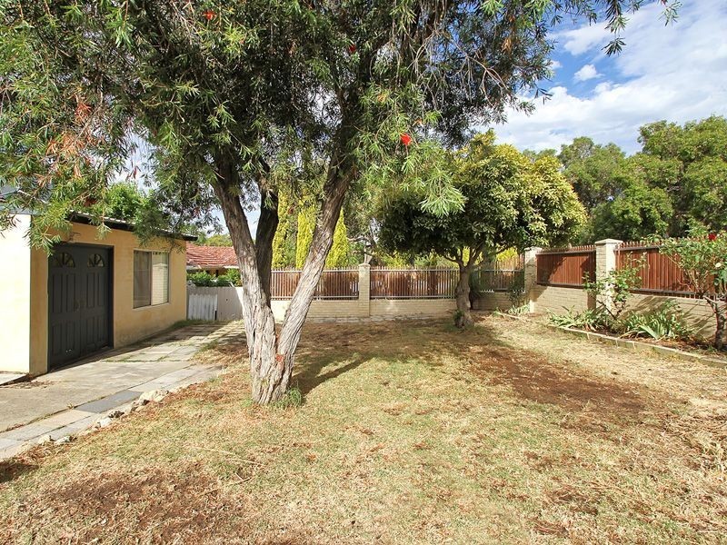 12 Malvolio Road, Coolbellup WA 6163
