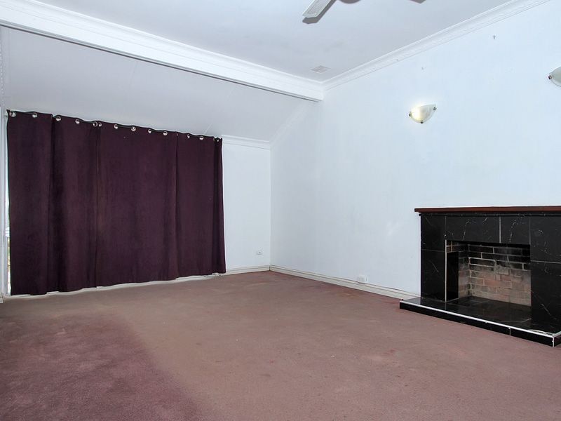 12 Malvolio Road, Coolbellup WA 6163