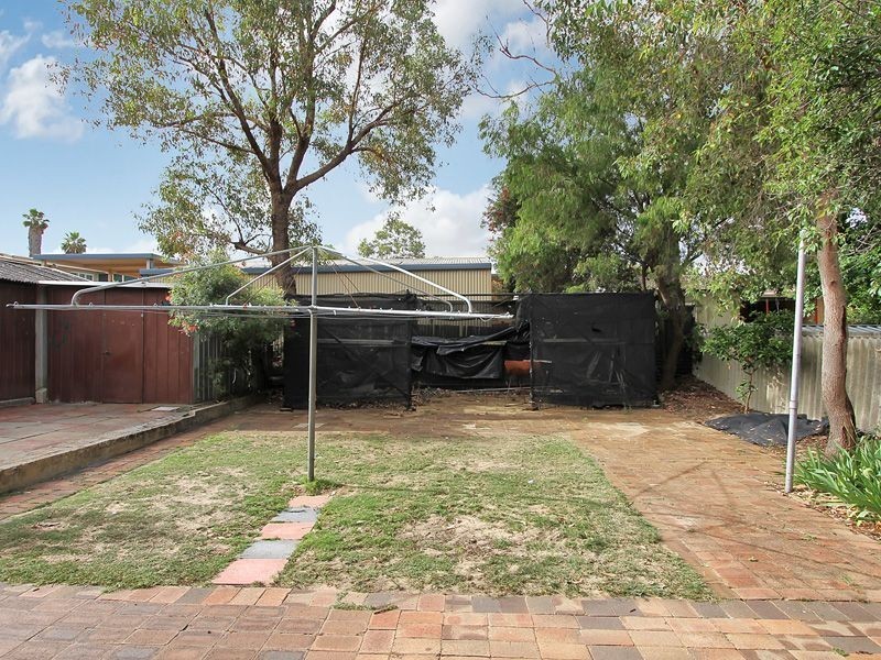 12 Malvolio Road, Coolbellup WA 6163