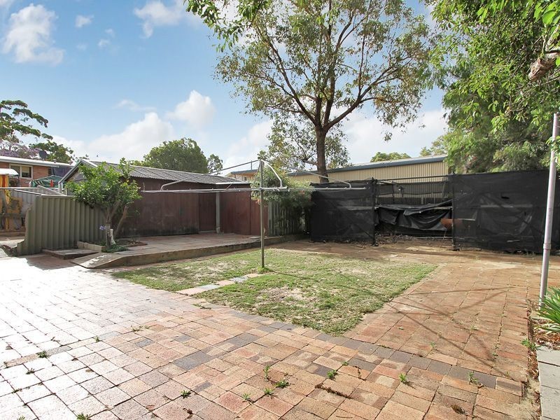 12 Malvolio Road, Coolbellup WA 6163