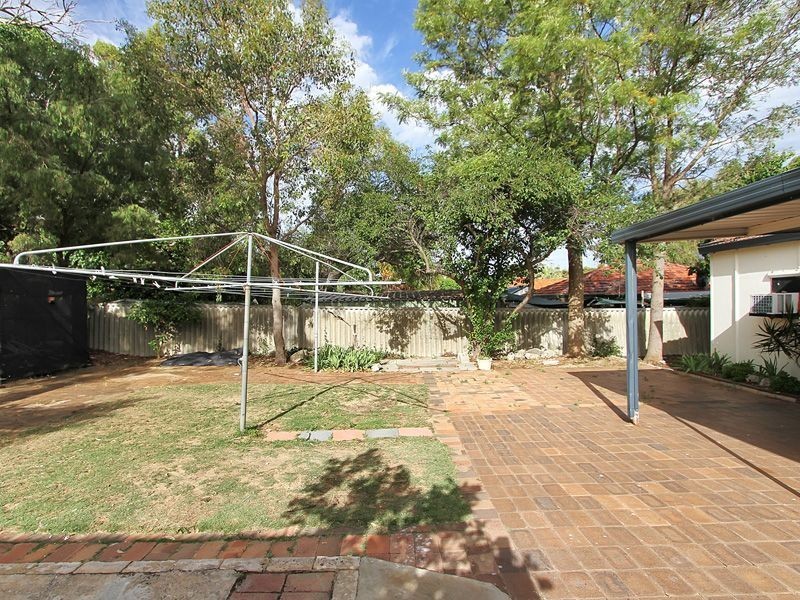 12 Malvolio Road, Coolbellup WA 6163