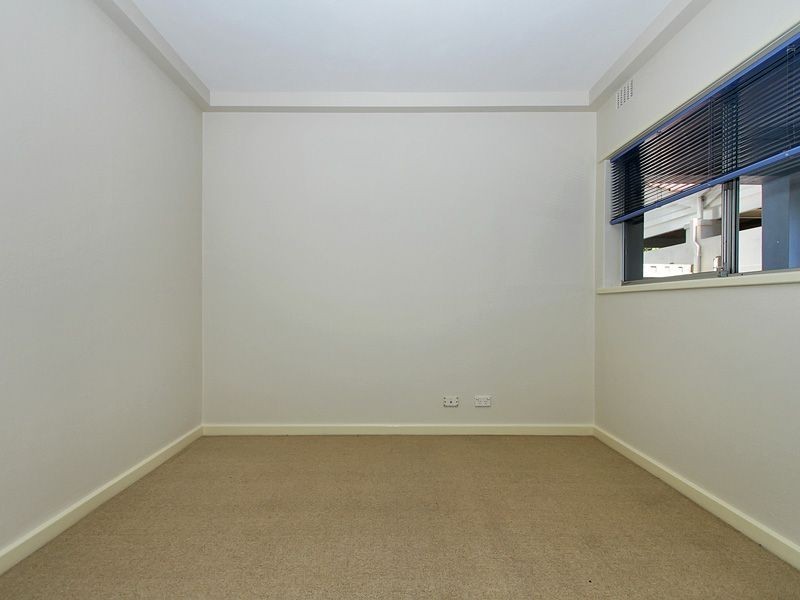 5/2 Gregory Way, Coolbellup WA 6163