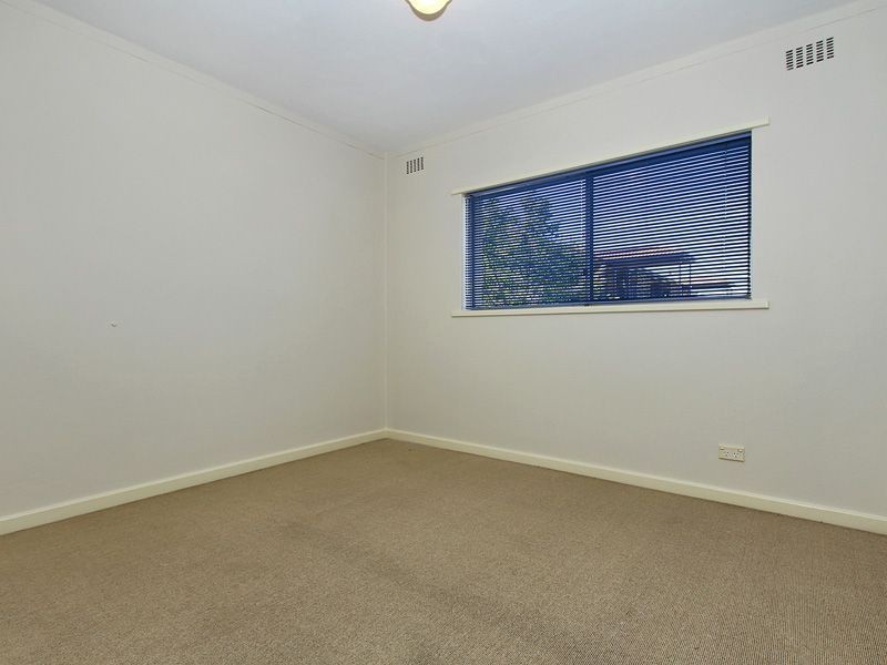 5/2 Gregory Way, Coolbellup WA 6163