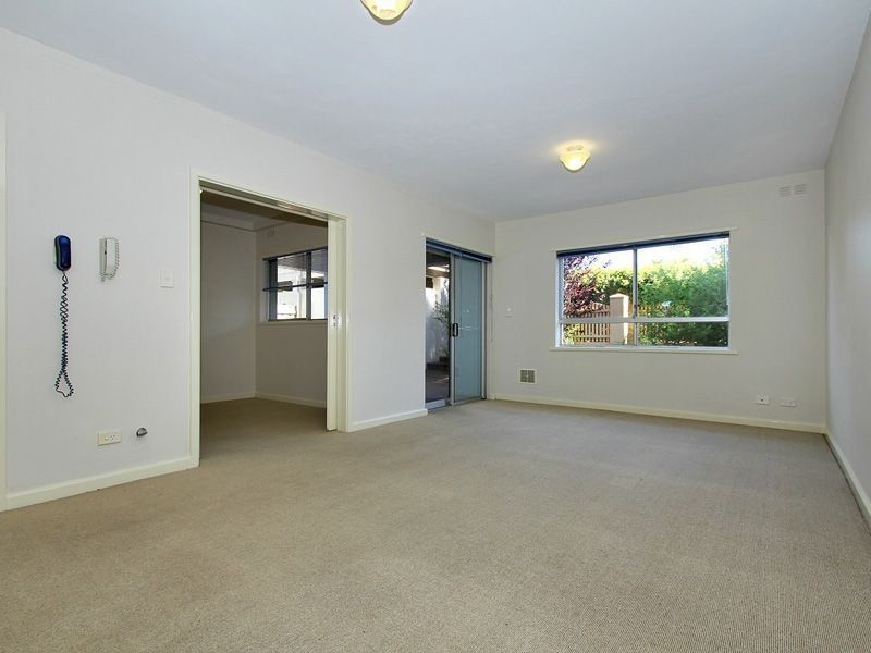 5/2 Gregory Way, Coolbellup WA 6163