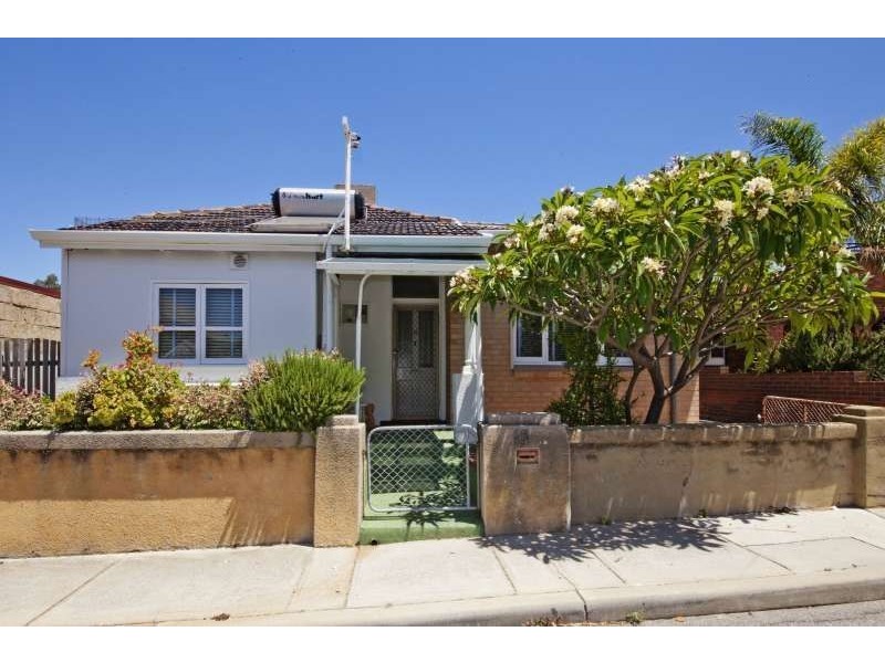 15 Dorothy Street, Fremantle WA 6160