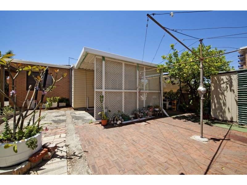 15 Dorothy Street, Fremantle WA 6160