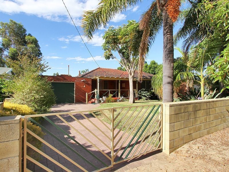 28 Oswald Street, Coolbellup WA 6163
