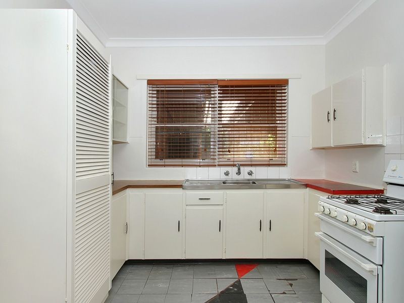 28 Oswald Street, Coolbellup WA 6163