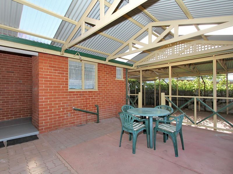 28 Oswald Street, Coolbellup WA 6163