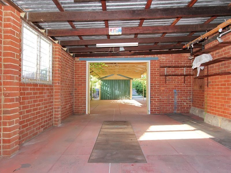 28 Oswald Street, Coolbellup WA 6163