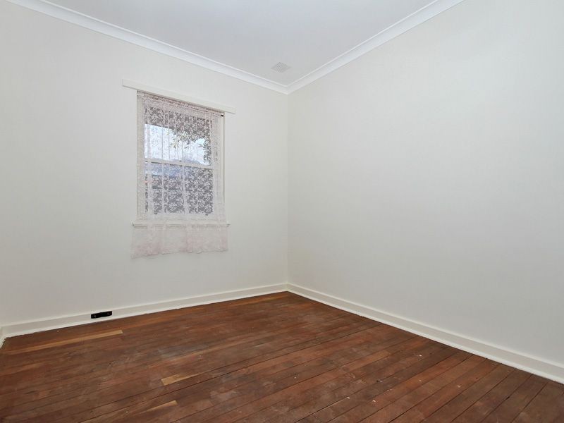 28 Oswald Street, Coolbellup WA 6163