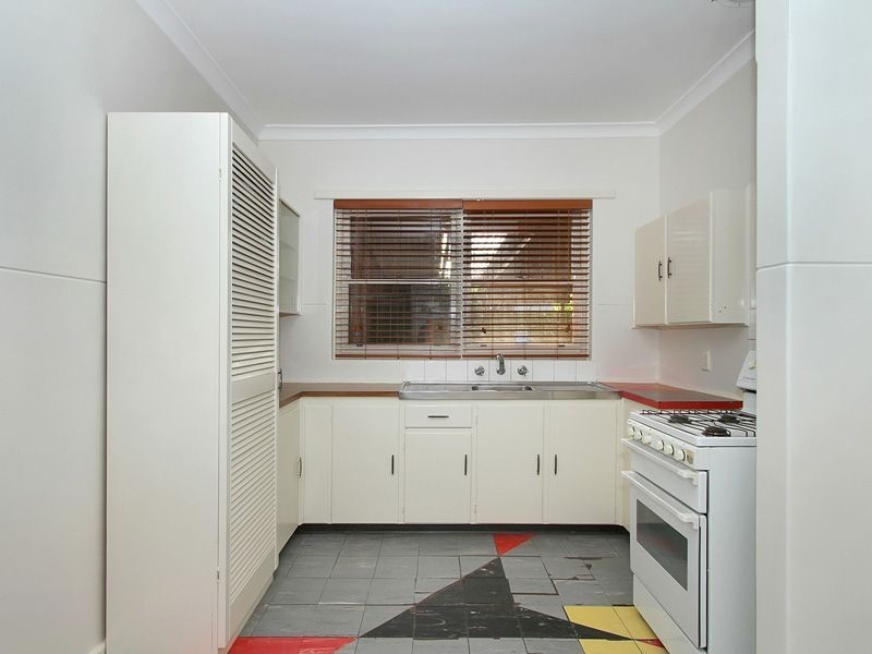 28 Oswald Street, Coolbellup WA 6163