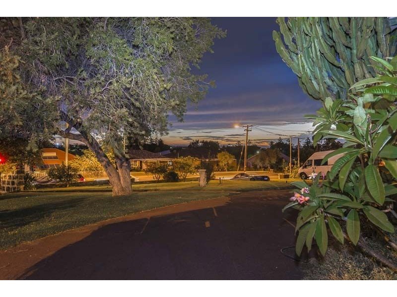 286 South Street, White Gum Valley WA 6162