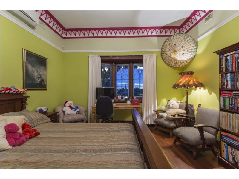 286 South Street, White Gum Valley WA 6162