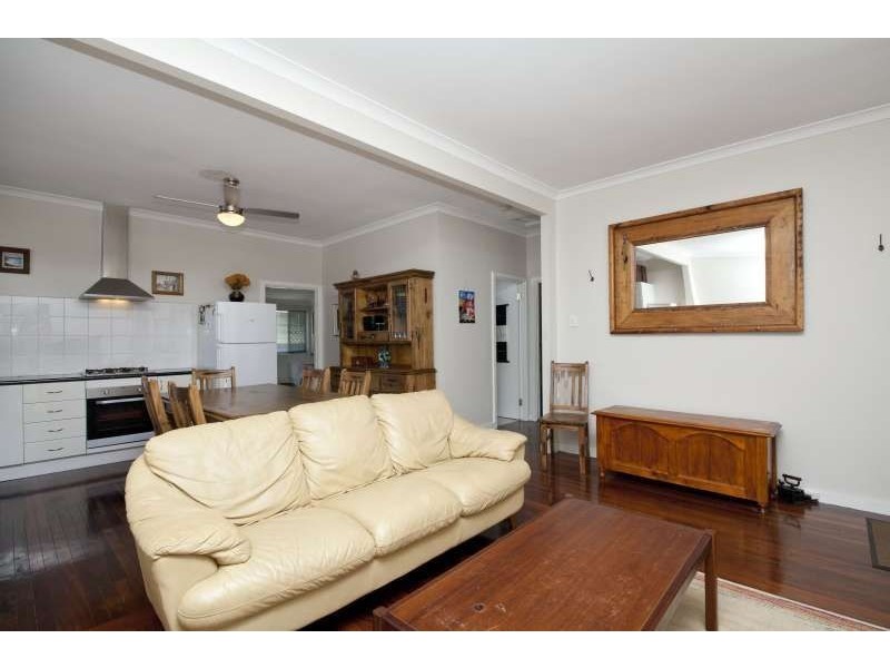 17 Aberle Street, Hamilton Hill WA 6163