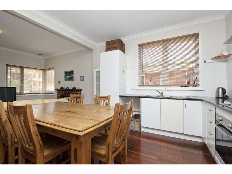 17 Aberle Street, Hamilton Hill WA 6163