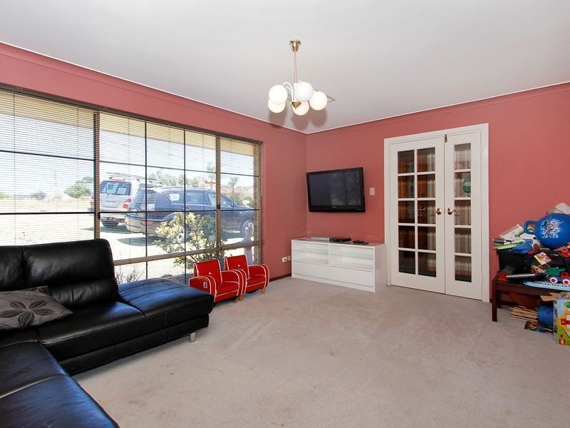 121 Mayor Road, Munster WA 6166