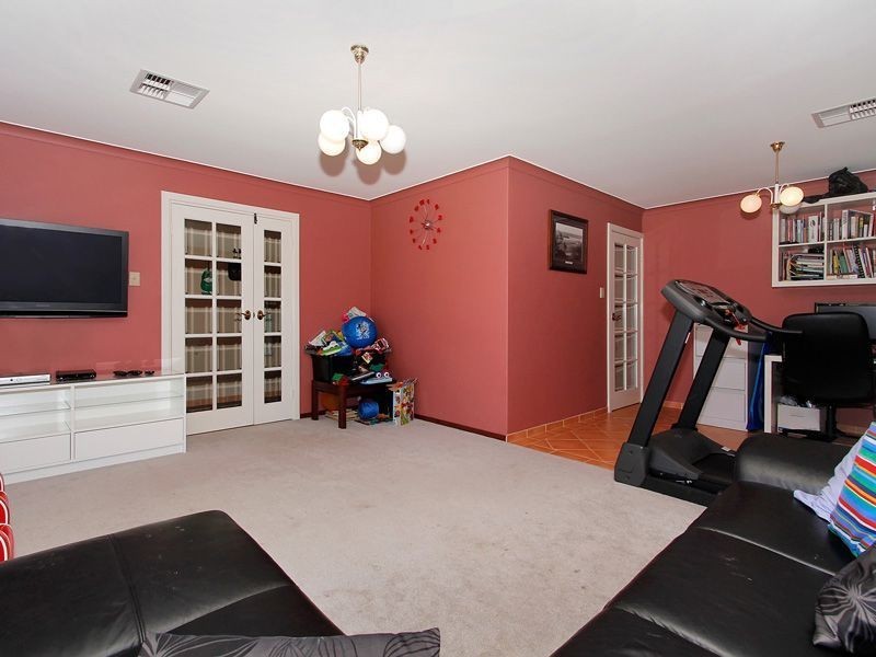 121 Mayor Road, Munster WA 6166