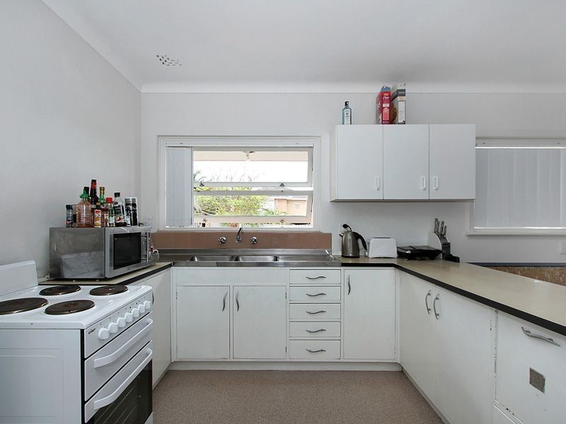 31 Helen Street, Hamilton Hill WA 6163