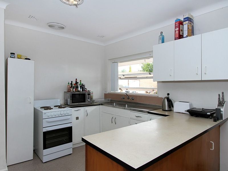 31 Helen Street, Hamilton Hill WA 6163