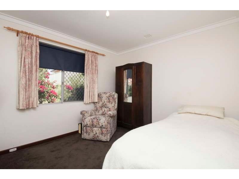 72b Davilak Avenue, Hamilton Hill WA 6163