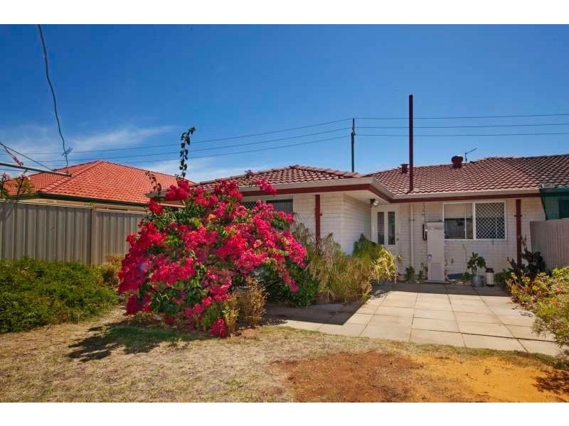 72b Davilak Avenue, Hamilton Hill WA 6163