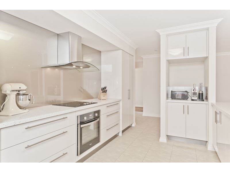 16 Husk Parade, Coogee WA 6166